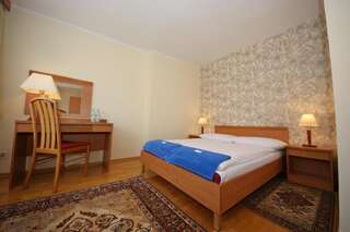 Отель Hotel Zamkowy Слупск Двухместный номер с кроватью размера "king-size"-2